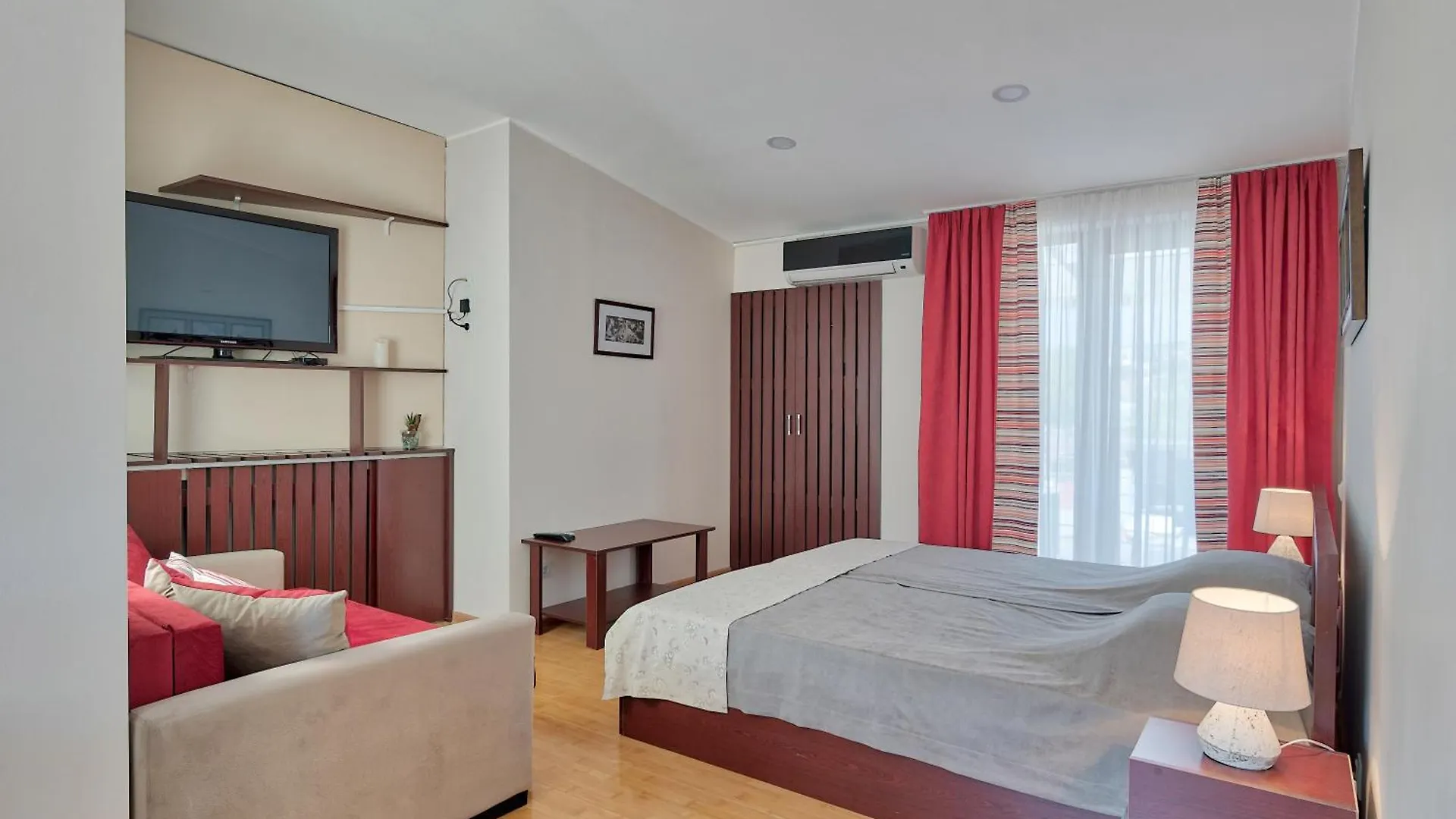 הקונטקטים של New Tiflis Apartments In The Center Of Tbilisi City